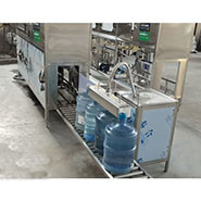 Gesundheitliche Gallonen-füllende Linie 18.9L Monoblock 120 BPH fournisseur
