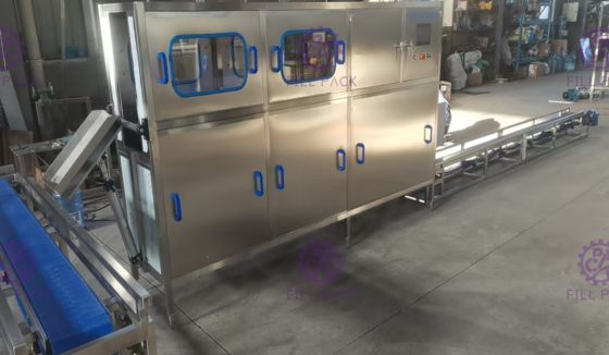 Auto anhebender Fütterungssus 304 120 BPH-Gallonen-füllende Linie fournisseur