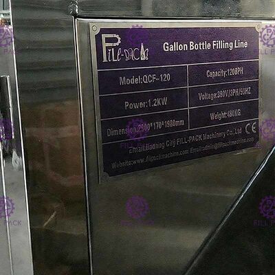 Auto anhebender Fütterungssus 304 120 BPH-Gallonen-füllende Linie fournisseur