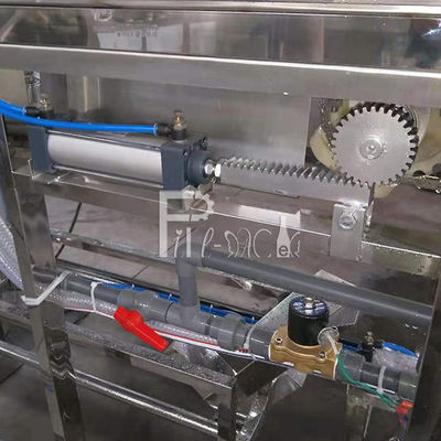 Sus 316 Krug-Füllmaschine der Gallonen-3 200BPH mit Flaschen-Halter fournisseur