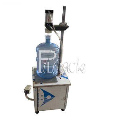 Automatische Handbuch-Haustier-Flaschen-mit einer Kappe bedeckende Maschine Gallone Plc 450mm fournisseur