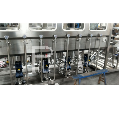 Automatisches abgefülltes Füllmaschine-reines Wasser-waschendes füllendes Mit einer Kappe bedecken der Gallonen-450BPH fournisseur