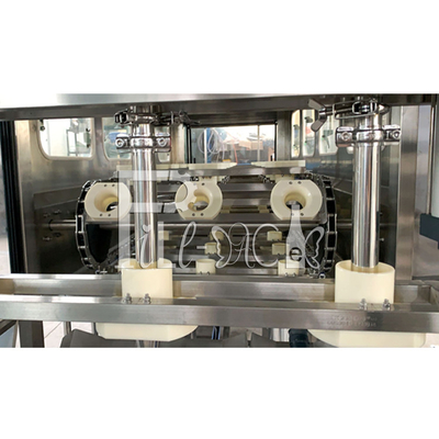 Automatisches abgefülltes Füllmaschine-reines Wasser-waschendes füllendes Mit einer Kappe bedecken der Gallonen-450BPH fournisseur