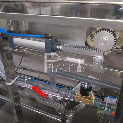 Sus 316 Krug-Füllmaschine der Gallonen-3 200BPH mit Flaschen-Halter